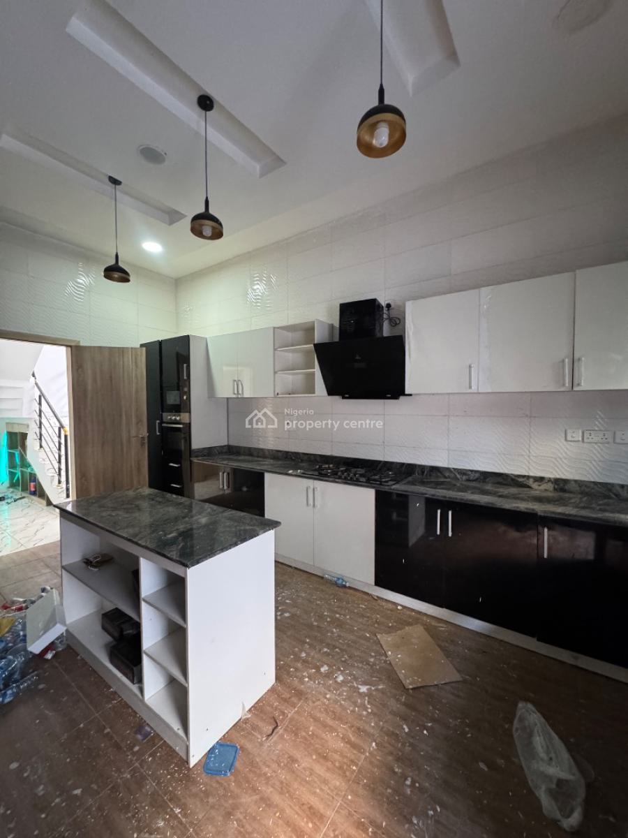 Very Spacious 4 Bedroom Detached Duplex with Bq, Car Port in an Estate, Features Very Spacious En-suite Rooms,chevron Toll Gate, Orchid Road, Lekki, Lagos, Detached Duplex for Rent