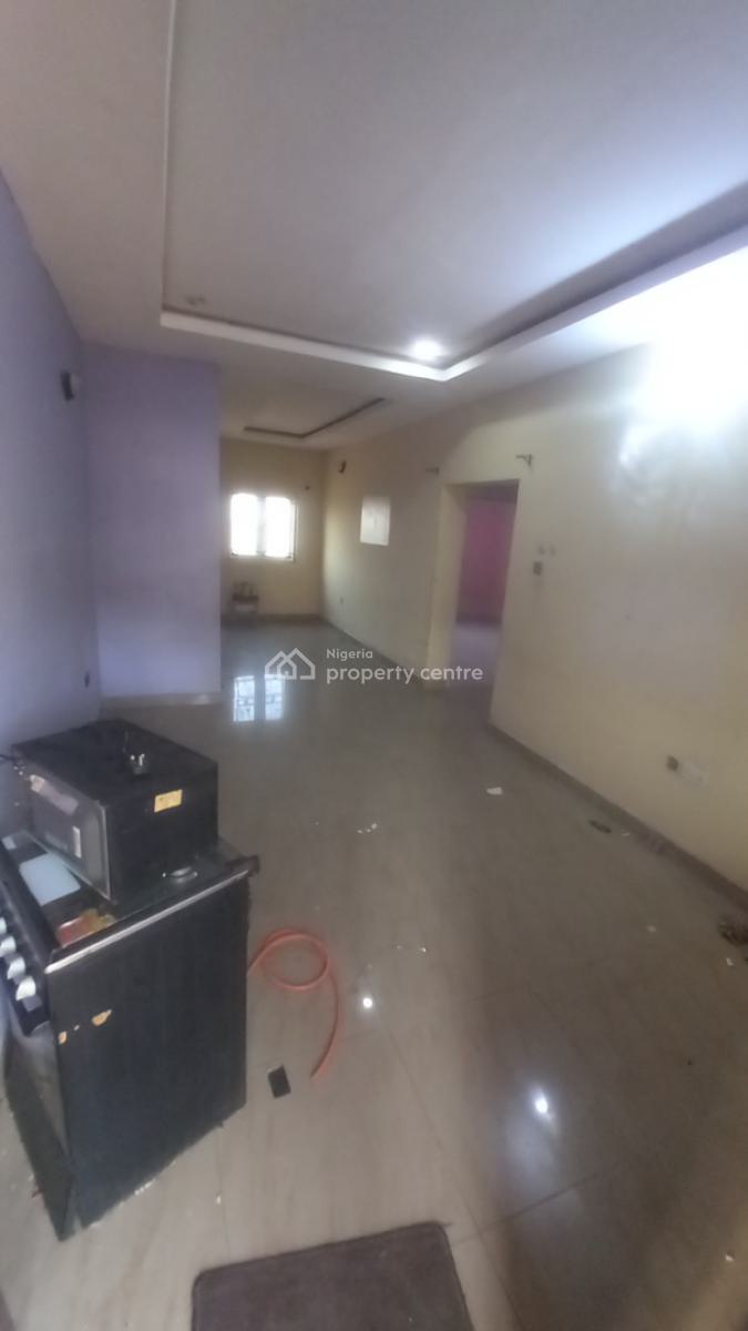 Standard 2 Bedrooms Flat, Dawaki, Gwarinpa, Abuja, Flat / Apartment for Rent