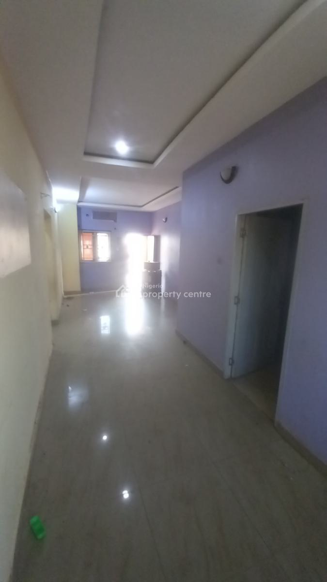 Standard 2 Bedrooms Flat, Dawaki, Gwarinpa, Abuja, Flat / Apartment for Rent