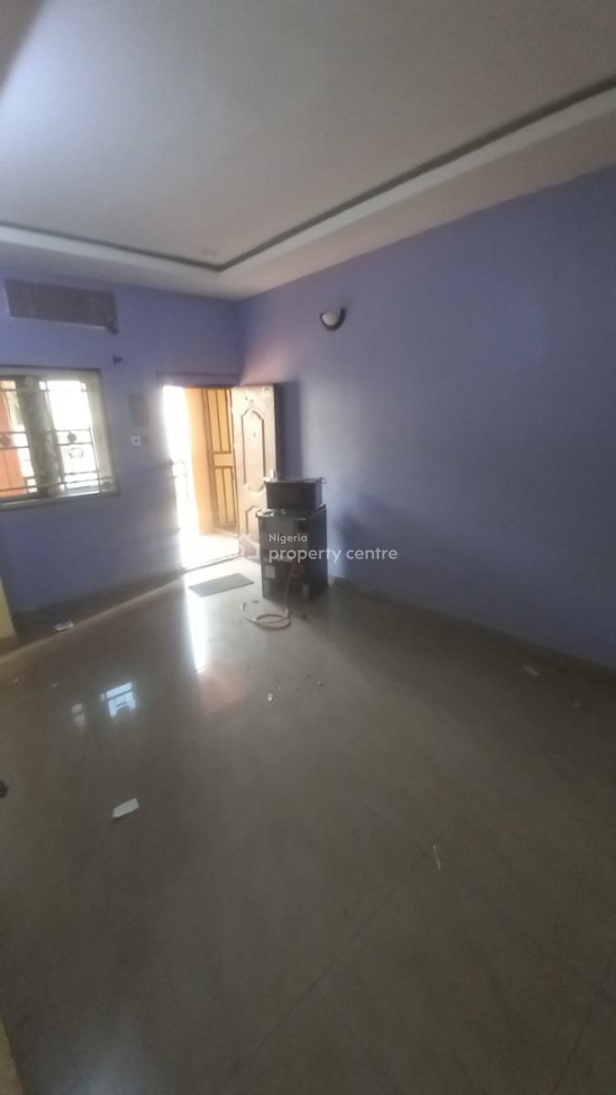 Standard 2 Bedrooms Flat, Dawaki, Gwarinpa, Abuja, Flat / Apartment for Rent