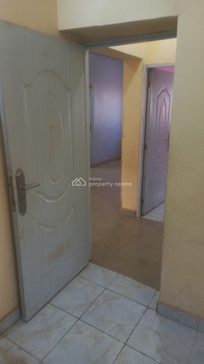 Standard 2 Bedrooms Flat, Dawaki, Gwarinpa, Abuja, Flat / Apartment for Rent