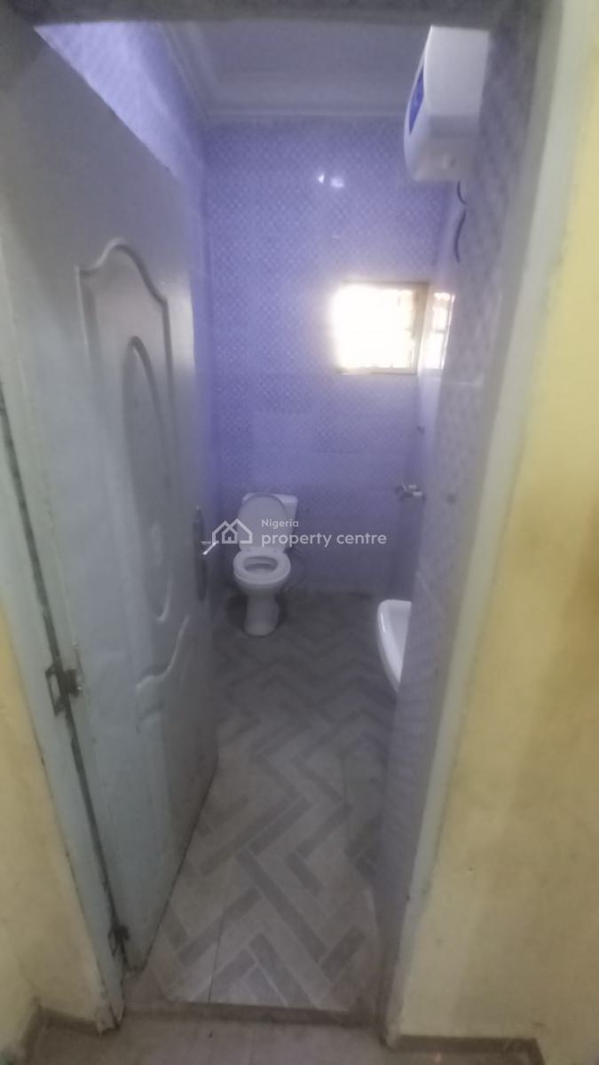 Standard 2 Bedrooms Flat, Dawaki, Gwarinpa, Abuja, Flat / Apartment for Rent