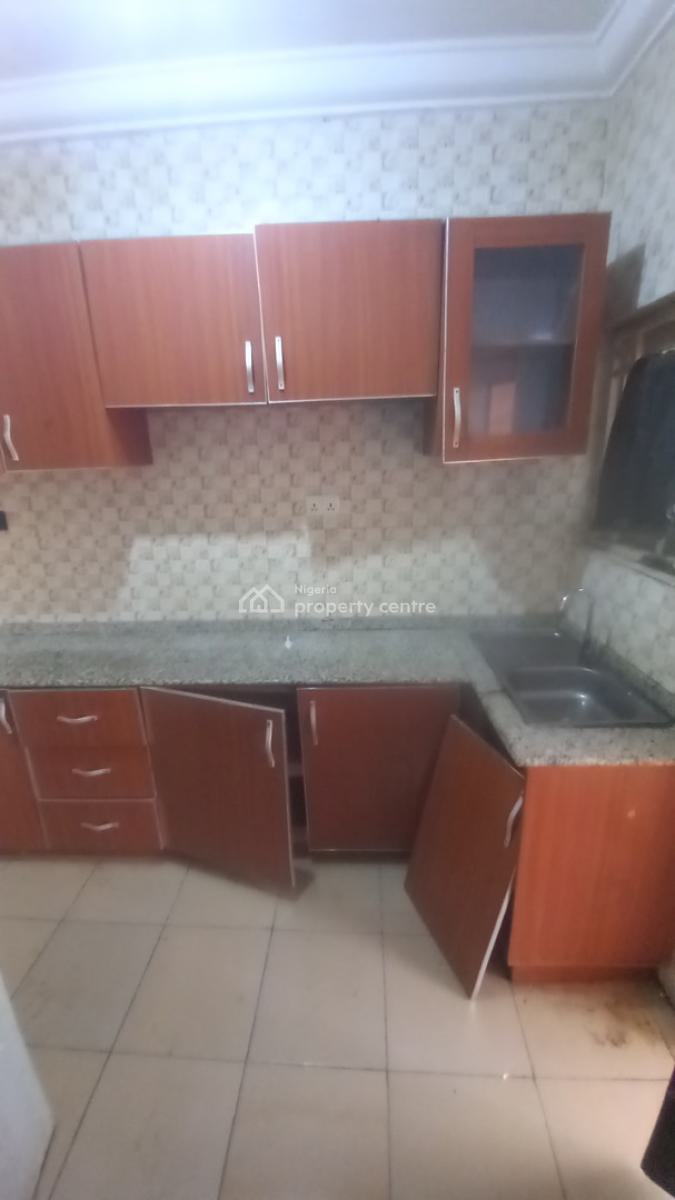 Standard 2 Bedrooms Flat, Dawaki, Gwarinpa, Abuja, Flat / Apartment for Rent