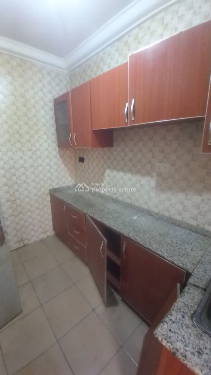 Standard 2 Bedrooms Flat, Dawaki, Gwarinpa, Abuja, Flat / Apartment for Rent