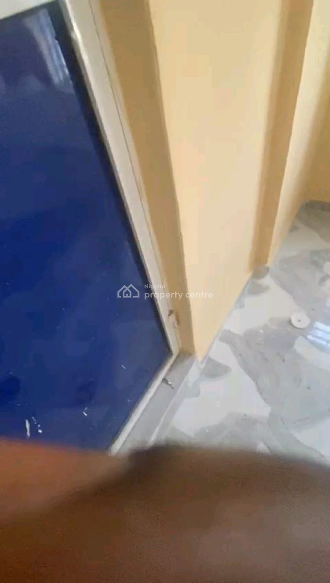 Newly Built 2bedroom Upstairs& Ground Floor, Pop. Kitchen Cabinets, Alagomeji, Yaba, Lagos, Flat / Apartment for Rent