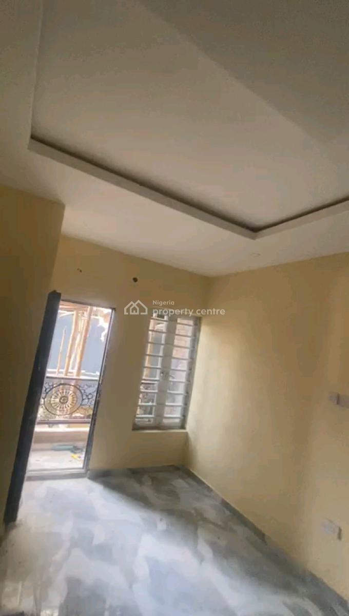 Newly Built 2bedroom Upstairs& Ground Floor, Pop. Kitchen Cabinets, Alagomeji, Yaba, Lagos, Flat / Apartment for Rent