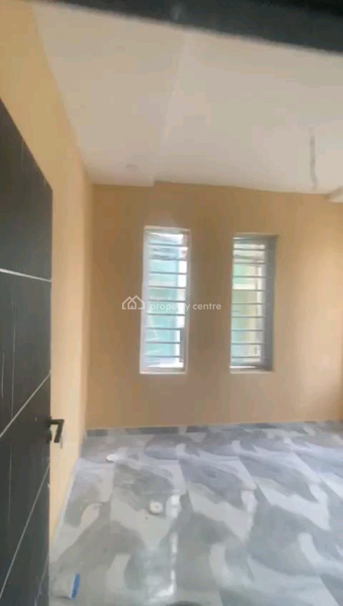 Newly Built 3bedroom Upstairs& Ground Floor, Pop. Kitchen Cabinets, Alagomeji, Yaba, Lagos, Flat / Apartment for Rent