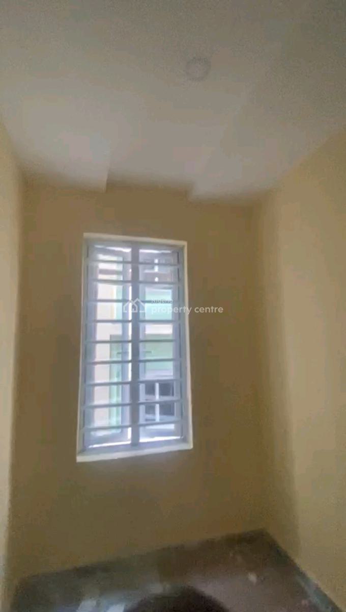 Newly Built 3bedroom Upstairs& Ground Floor, Pop. Kitchen Cabinets, Alagomeji, Yaba, Lagos, Flat / Apartment for Rent