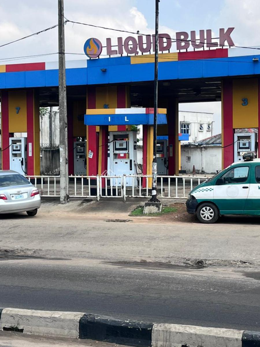 Well Located Filling Station Available, Lagos/abeokuta Expressway, Dopemu, Agege, Lagos, Filling Station for Sale