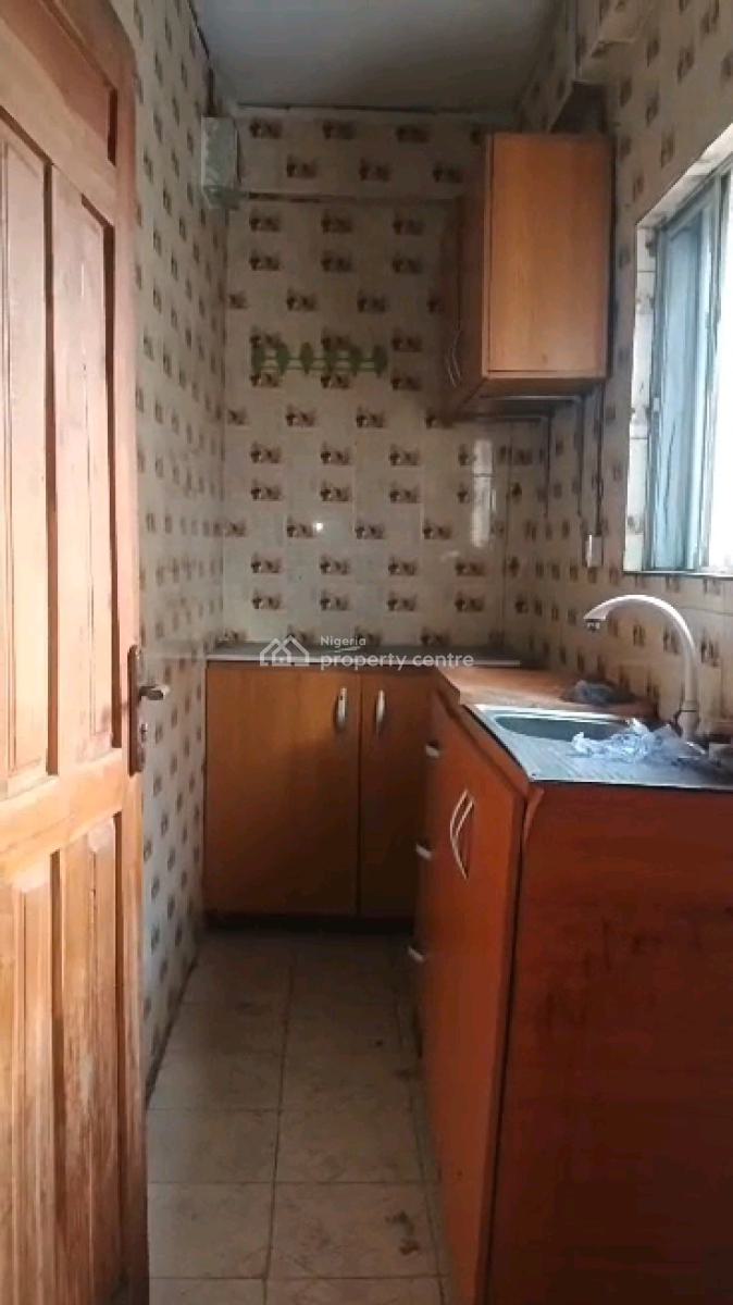 Standard and Executive Two Bedroom Flat, Alagomeji, Yaba, Lagos, Flat / Apartment for Rent