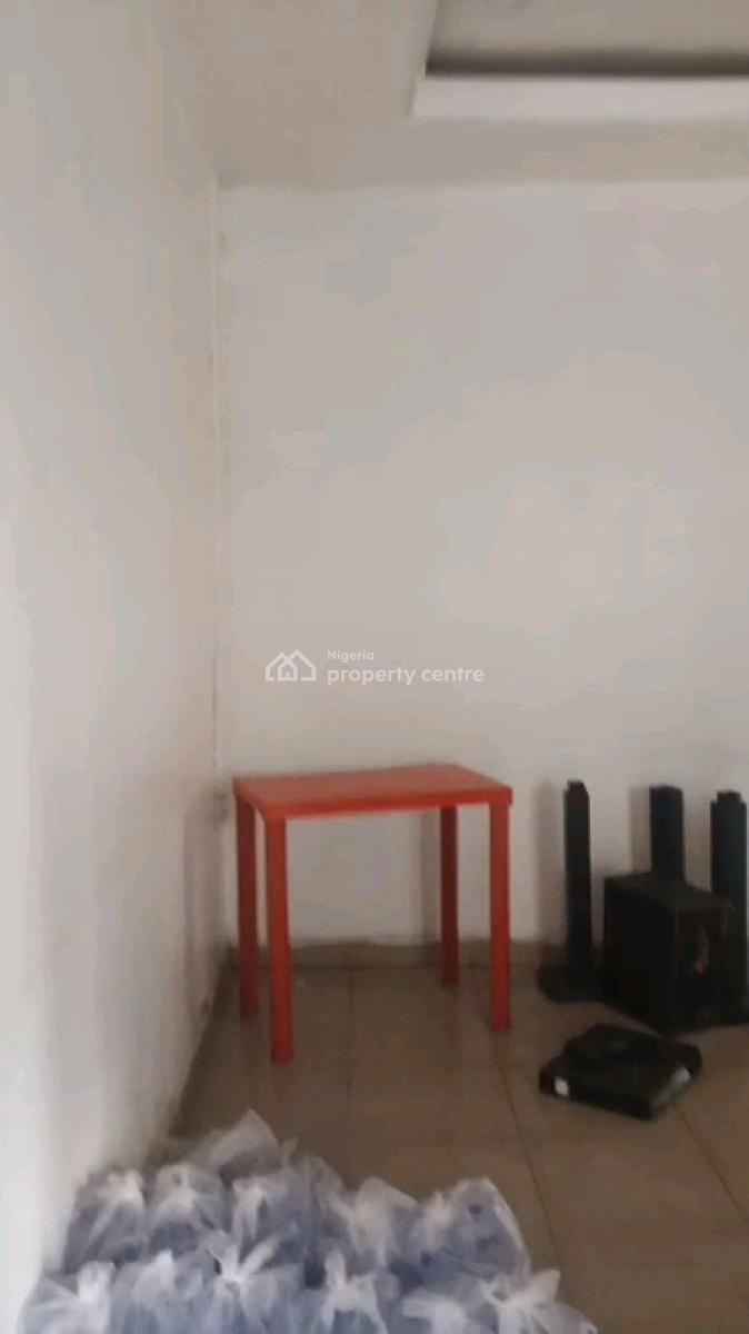 Standard and Executive Two Bedroom Flat, Alagomeji, Yaba, Lagos, Flat / Apartment for Rent