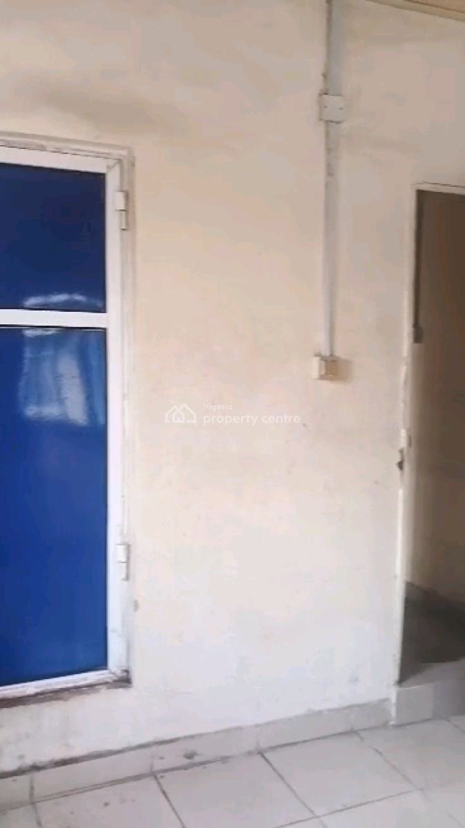 Standard and Executive Two Bedroom Flat, Alagomeji, Yaba, Lagos, Flat / Apartment for Rent