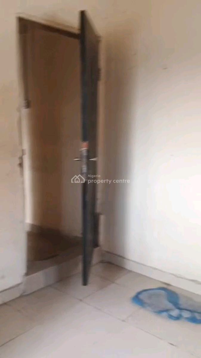 Standard and Executive Two Bedroom Flat, Alagomeji, Yaba, Lagos, Flat / Apartment for Rent
