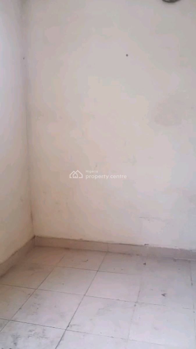 Standard and Executive Two Bedroom Flat, Alagomeji, Yaba, Lagos, Flat / Apartment for Rent