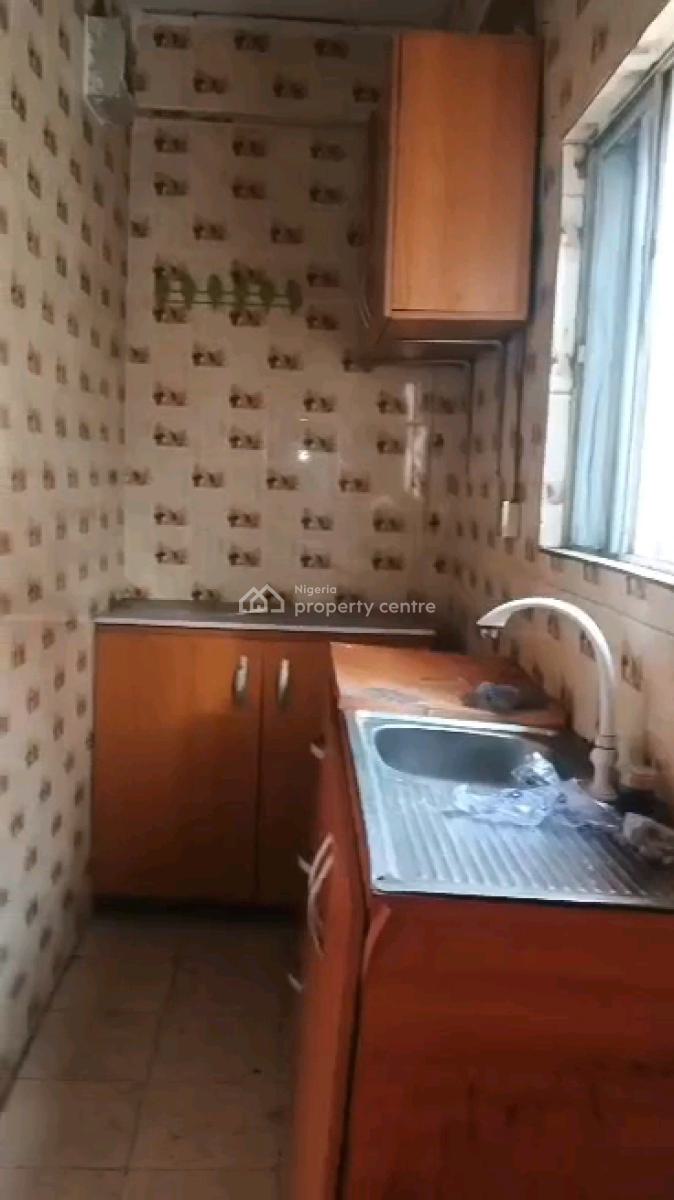Standard and Executive Two Bedroom Flat, Alagomeji, Yaba, Lagos, Flat / Apartment for Rent