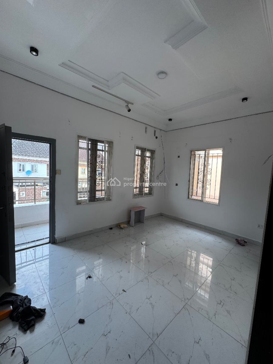 Self Contain + Balcony, Bera Estate, Lekki Expressway, Lekki, Lagos, Self Contain (single Rooms) for Rent
