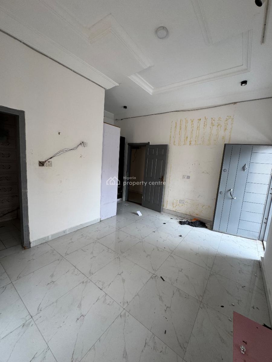 Self Contain + Balcony, Bera Estate, Lekki Expressway, Lekki, Lagos, Self Contain (single Rooms) for Rent