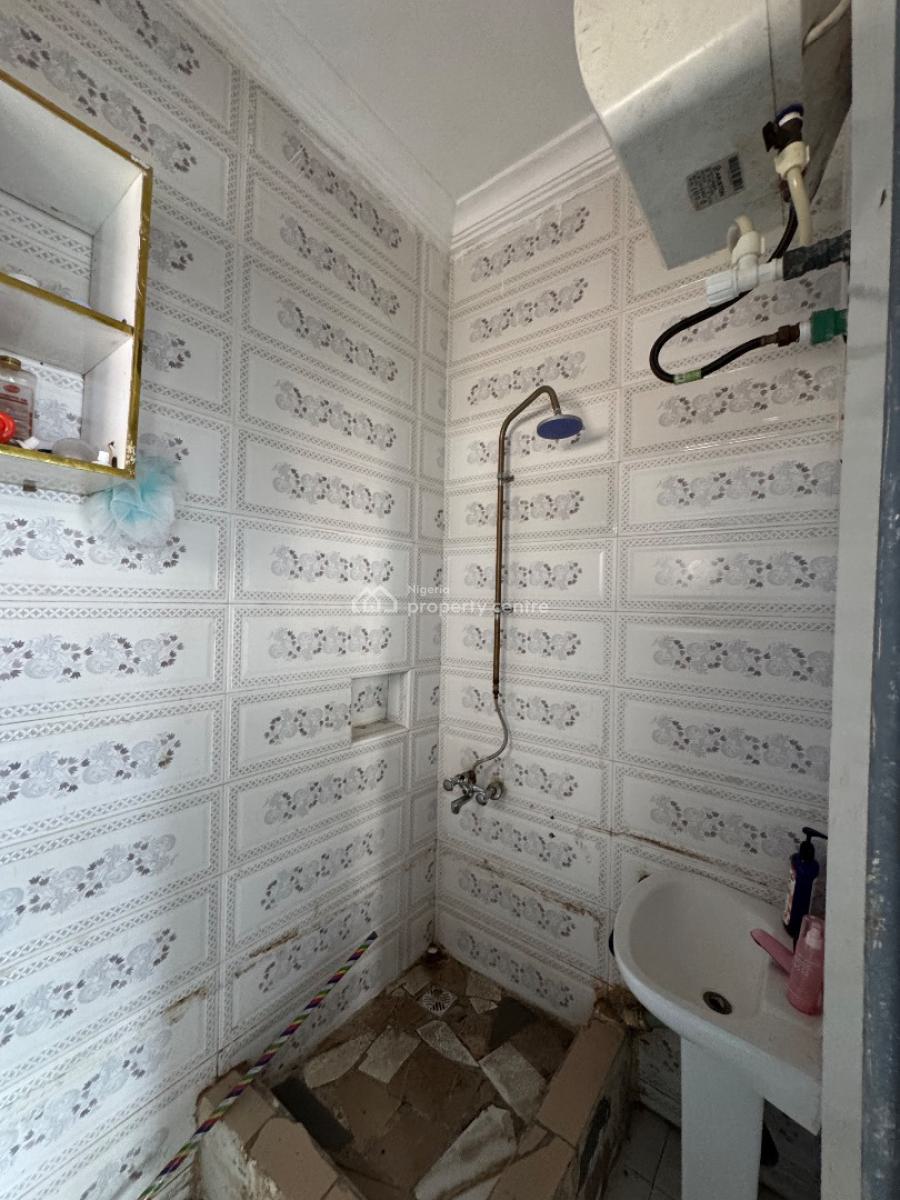 Self Contain + Balcony, Bera Estate, Lekki Expressway, Lekki, Lagos, Self Contain (single Rooms) for Rent