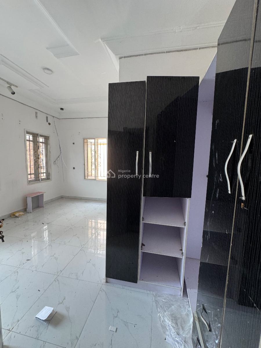 Self Contain + Balcony, Bera Estate, Lekki Expressway, Lekki, Lagos, Self Contain (single Rooms) for Rent