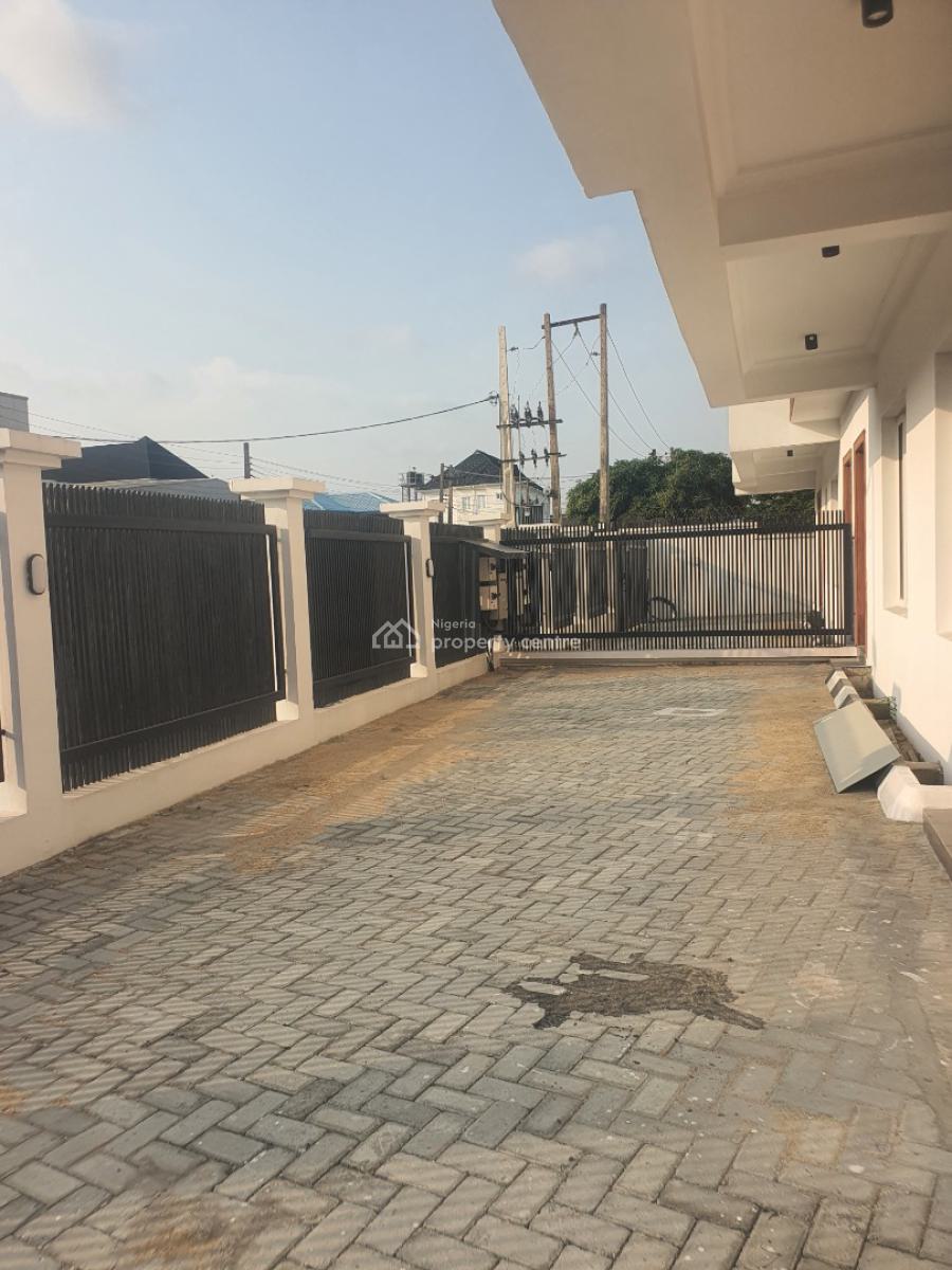 Luxury 4 Bedroom Maisonette with a Room Bq, Lekki Phase1 Extension, Lekki, Lagos, Flat / Apartment for Sale