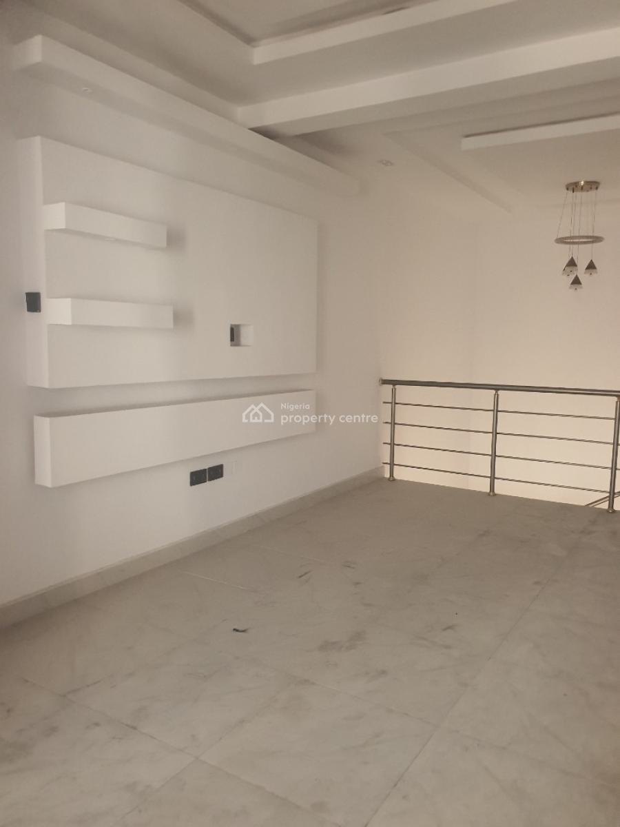 Luxury 4 Bedroom Maisonette with a Room Bq, Lekki Phase1 Extension, Lekki, Lagos, Flat / Apartment for Sale