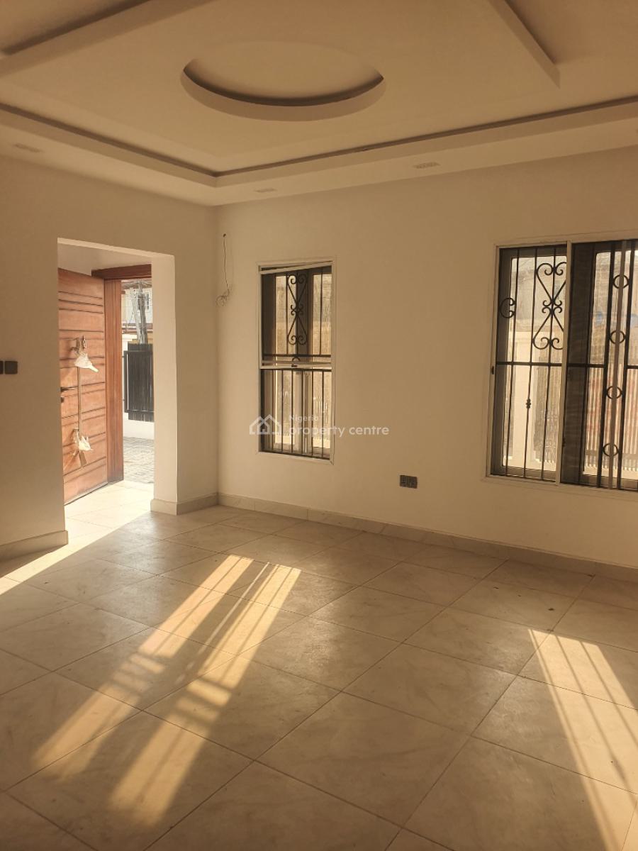 Luxury 4 Bedroom Maisonette with a Room Bq, Lekki Phase1 Extension, Lekki, Lagos, Flat / Apartment for Sale