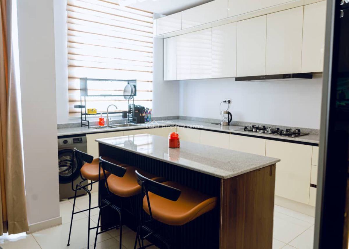 Papaya Stadium Spacious Living Room, 1 Bedroom Apartment  ( Snooker Bo, Lekki Phase 1, Lekki, Lagos, Flat / Apartment Short Let