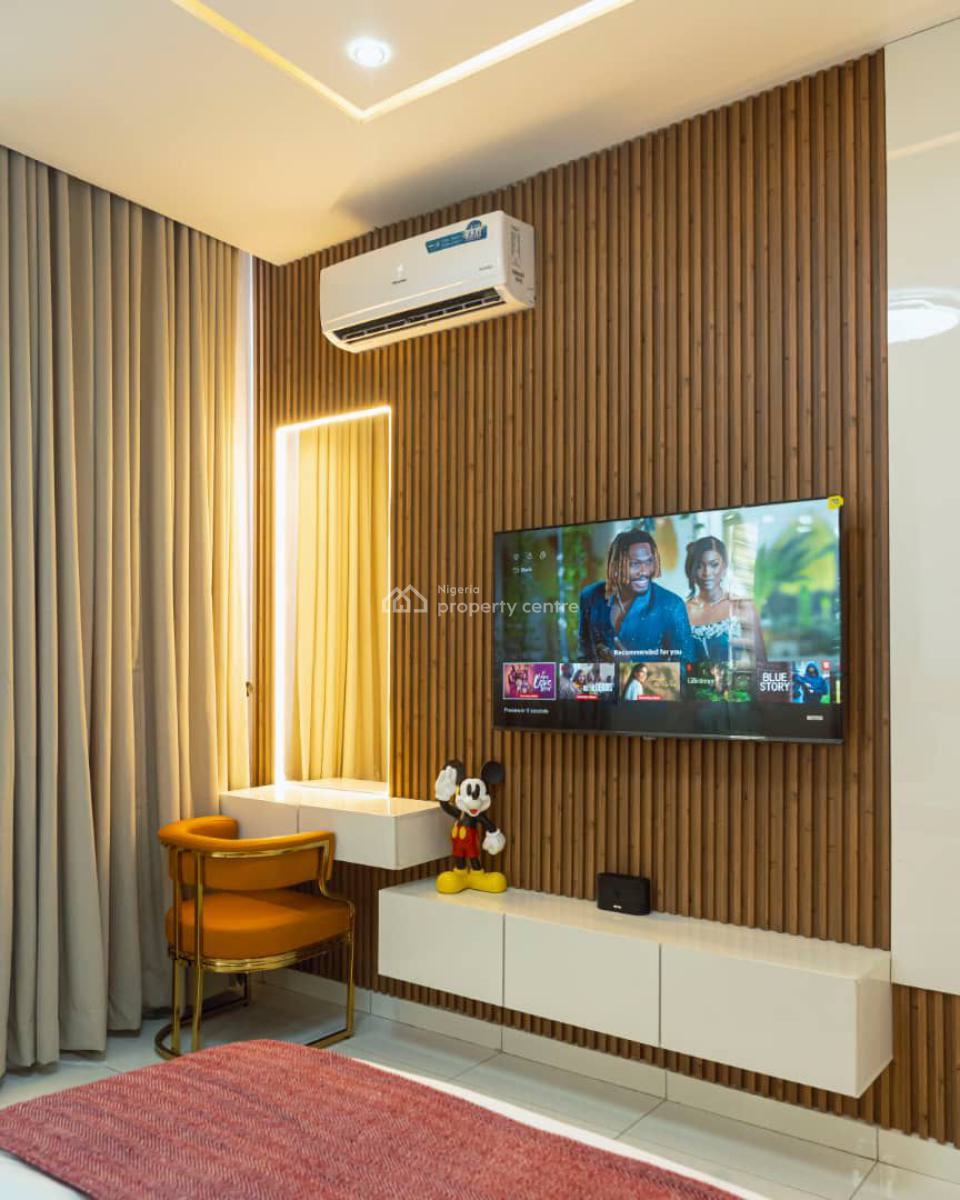 Papaya Stadium Spacious Living Room, 1 Bedroom Apartment  ( Snooker Bo, Lekki Phase 1, Lekki, Lagos, Flat / Apartment Short Let