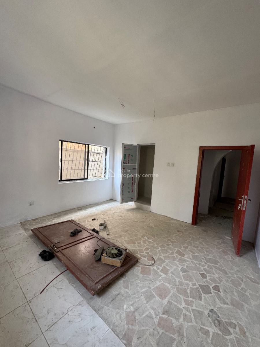 Spacious 2 Bedroom Apartment, Off Admiralty, Lekki Phase 1, Lekki, Lagos, Flat / Apartment for Rent