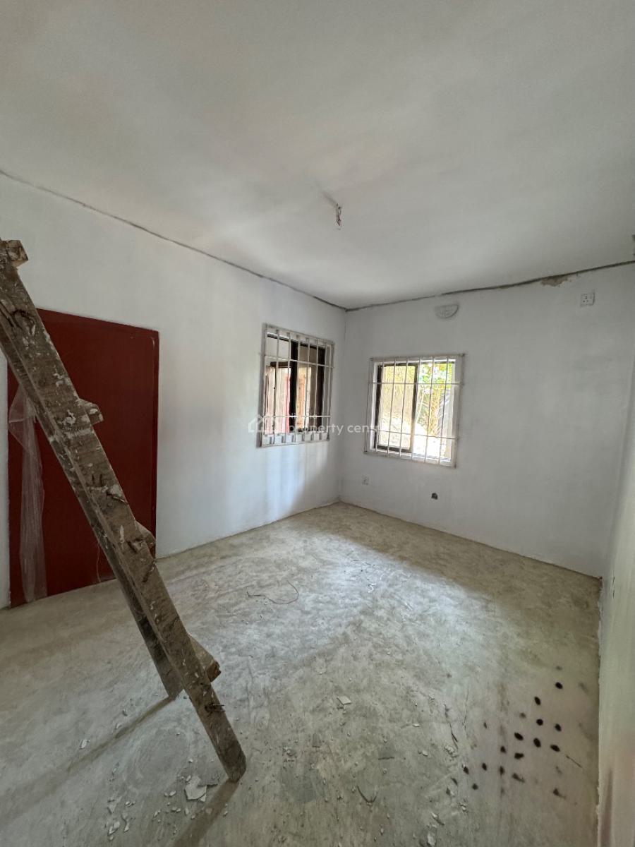 Spacious 2 Bedroom Apartment, Off Admiralty, Lekki Phase 1, Lekki, Lagos, Flat / Apartment for Rent