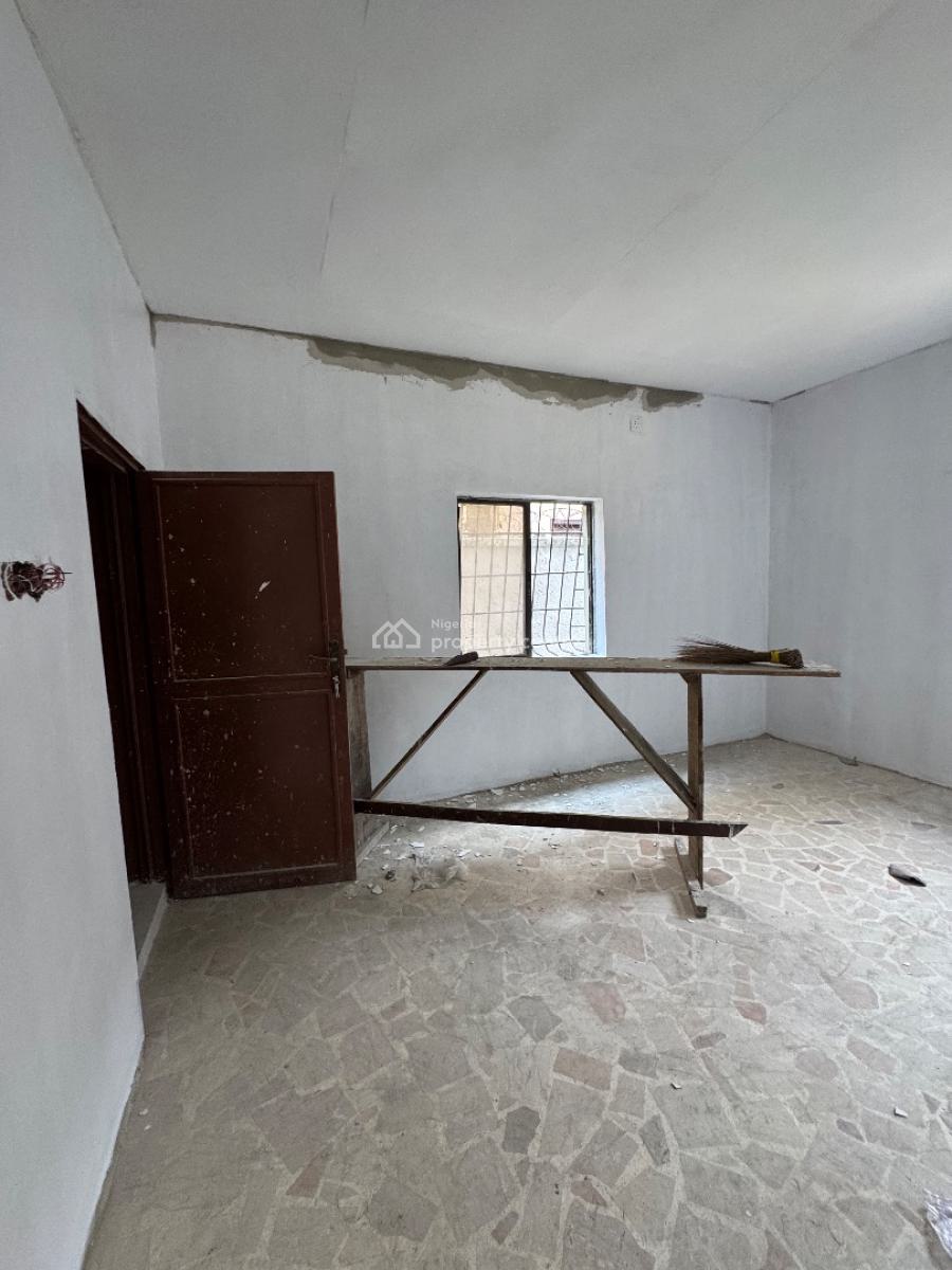 Spacious 2 Bedroom Apartment, Off Admiralty, Lekki Phase 1, Lekki, Lagos, Flat / Apartment for Rent