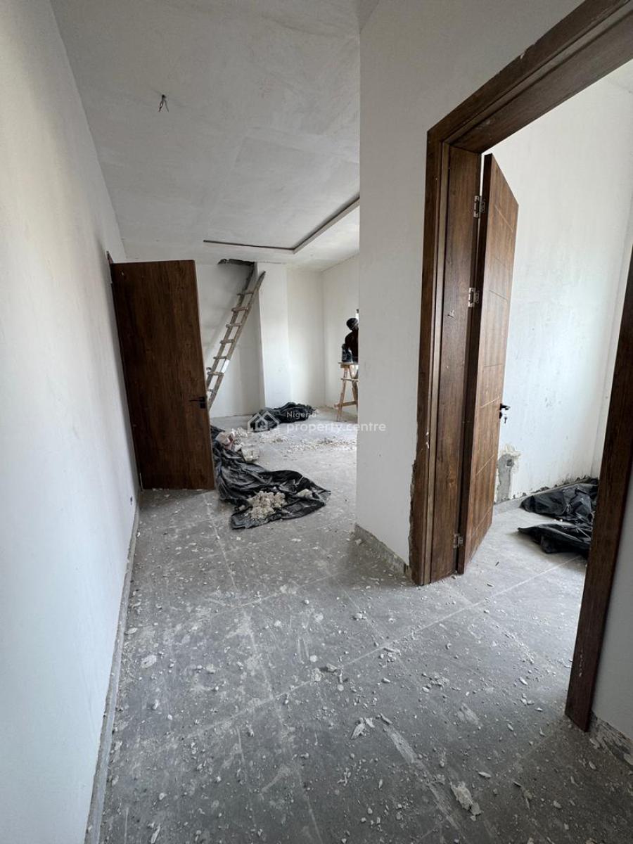 Waterfront 3bedrooms Penthouse with 2rooms Bq, Off Admiralty Road, Lekki Phase 1, Lekki, Lagos, Flat / Apartment for Sale