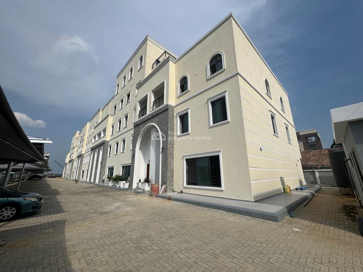 Waterfront 3bedrooms Penthouse with 2rooms Bq, Off Admiralty Road, Lekki Phase 1, Lekki, Lagos, Flat / Apartment for Sale