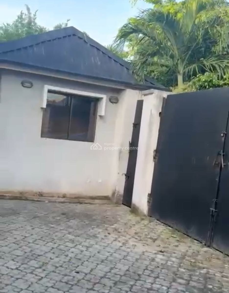 a 6bedroom Detached House with 3 Rooms En-suite Boys Quarters, Lekki, Lekki Phase 1, Lekki, Lagos, Commercial Property for Rent