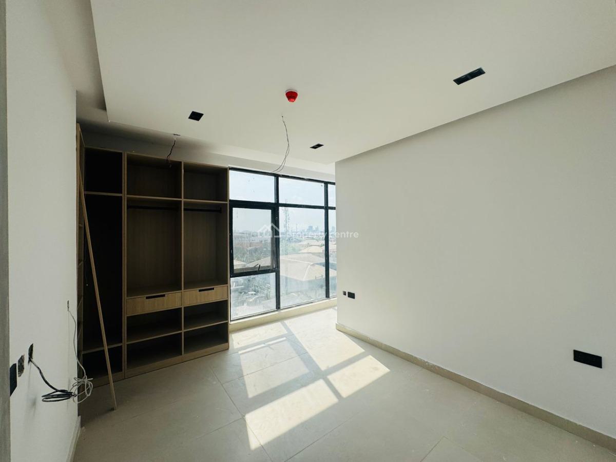 2bedroom Apartment, Lekki Phase 1, Lekki, Lagos, Flat / Apartment for Sale