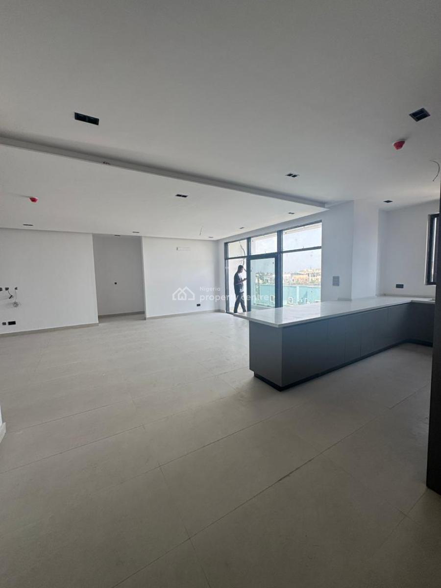 Nicely Built 3bedroom, Lekki Phase 1, Lekki, Lagos, Flat / Apartment for Sale