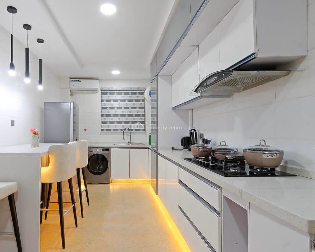 Beautifully Furnished 3bedroom Apartment for Short and Long Stay, Lekki Phase 1, Lekki, Lagos, Flat / Apartment Short Let