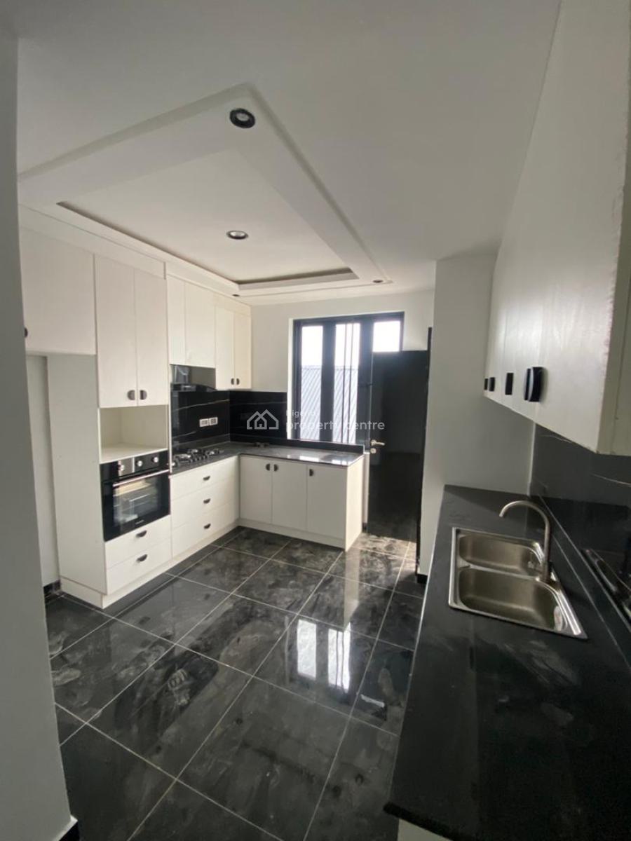 3) Bedroom Apartment with Fitted Kitchen, Ikate, Lekki, Lagos, Flat / Apartment for Rent