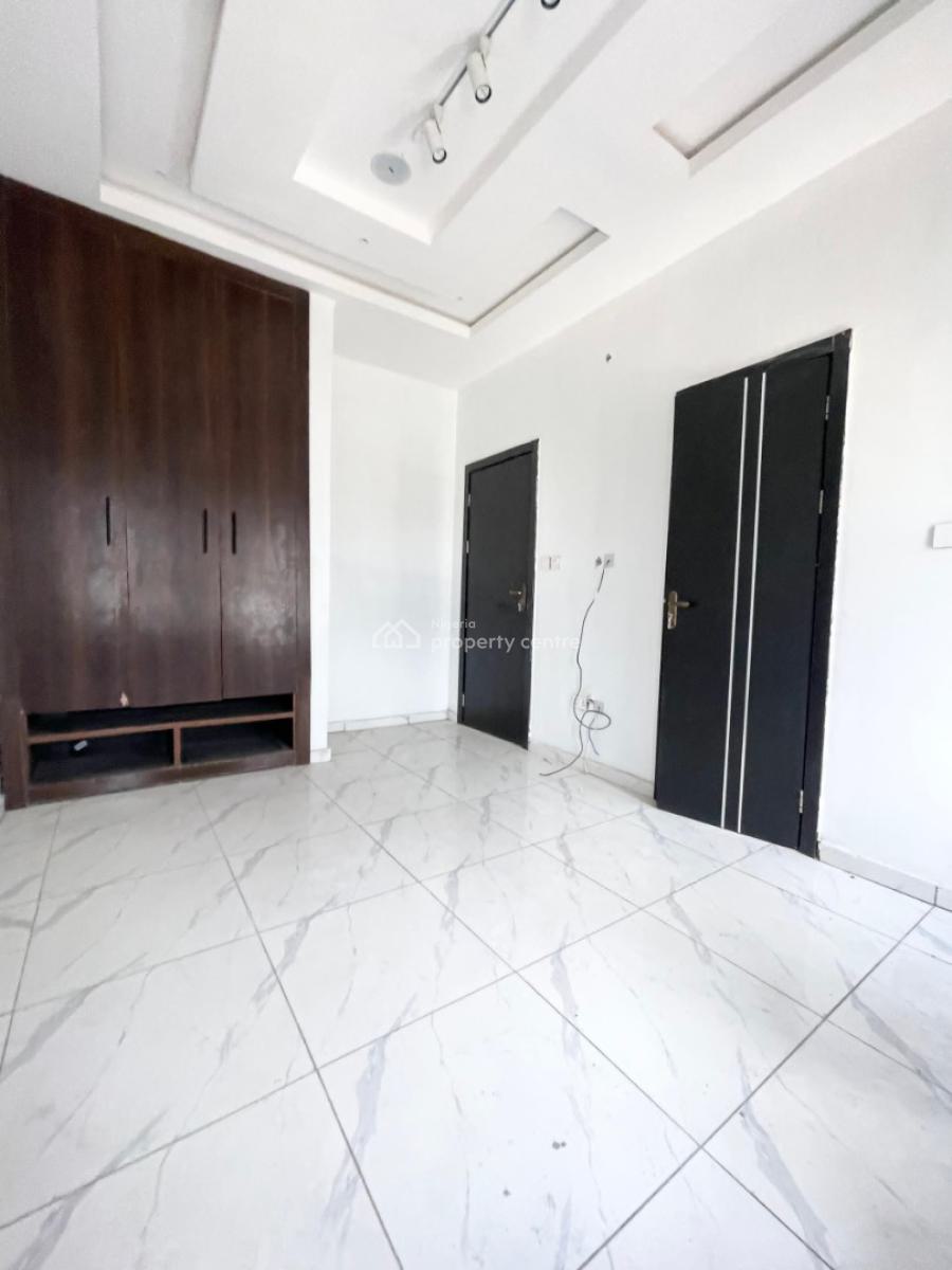 Lovely 2 Bedroom Apartment, Ologolo, Ologolo, Lekki, Lagos, Flat / Apartment for Sale