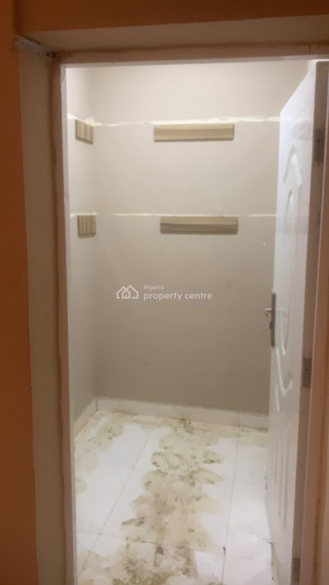 Exclusive 4 Bedroom Apartment with Bq, Wuye Dakibiyu After Kia Academy, Wuye, Abuja, Flat / Apartment for Rent