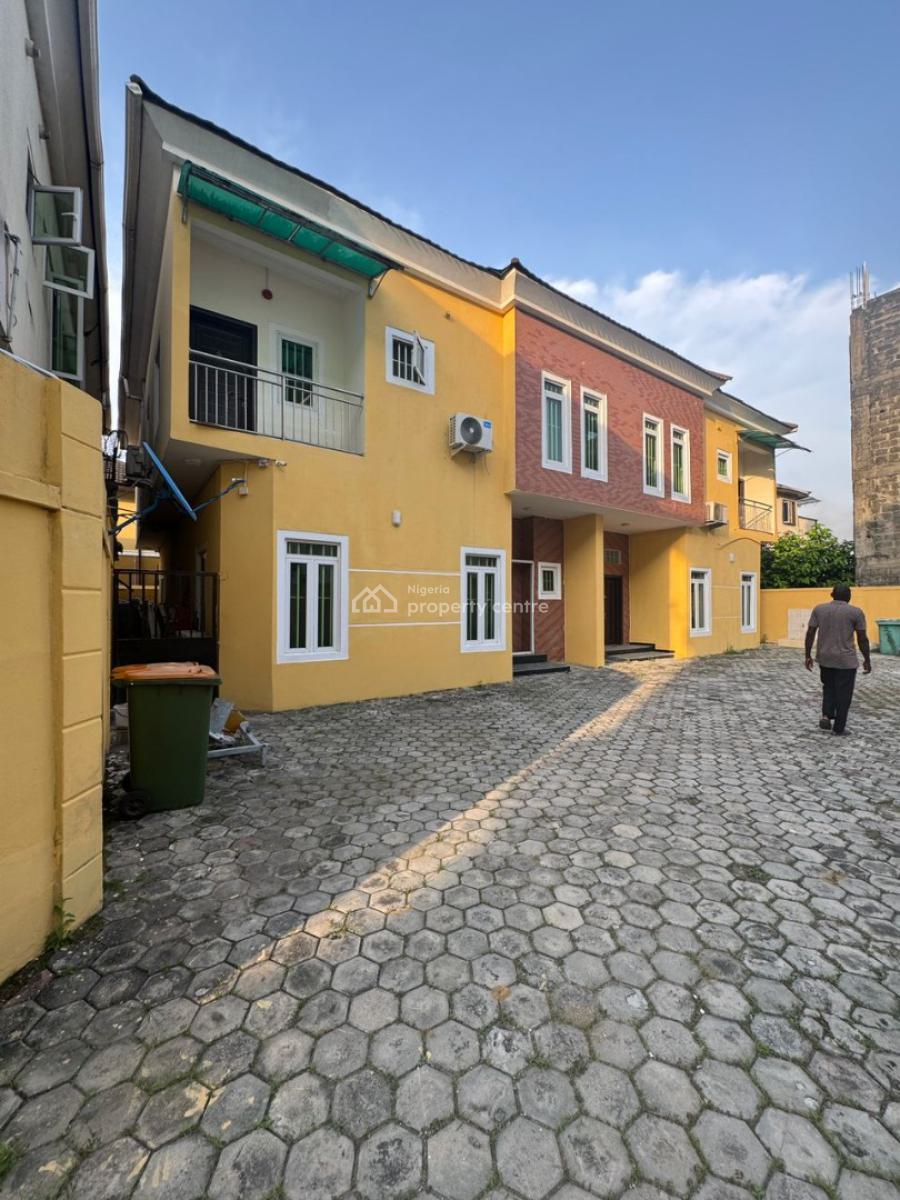 Really Nice 4 Bedrooms Semi Detached Duplex with Inbuilt B/q, Lekki Phase 1, Lekki, Lagos, Semi-detached Duplex for Rent