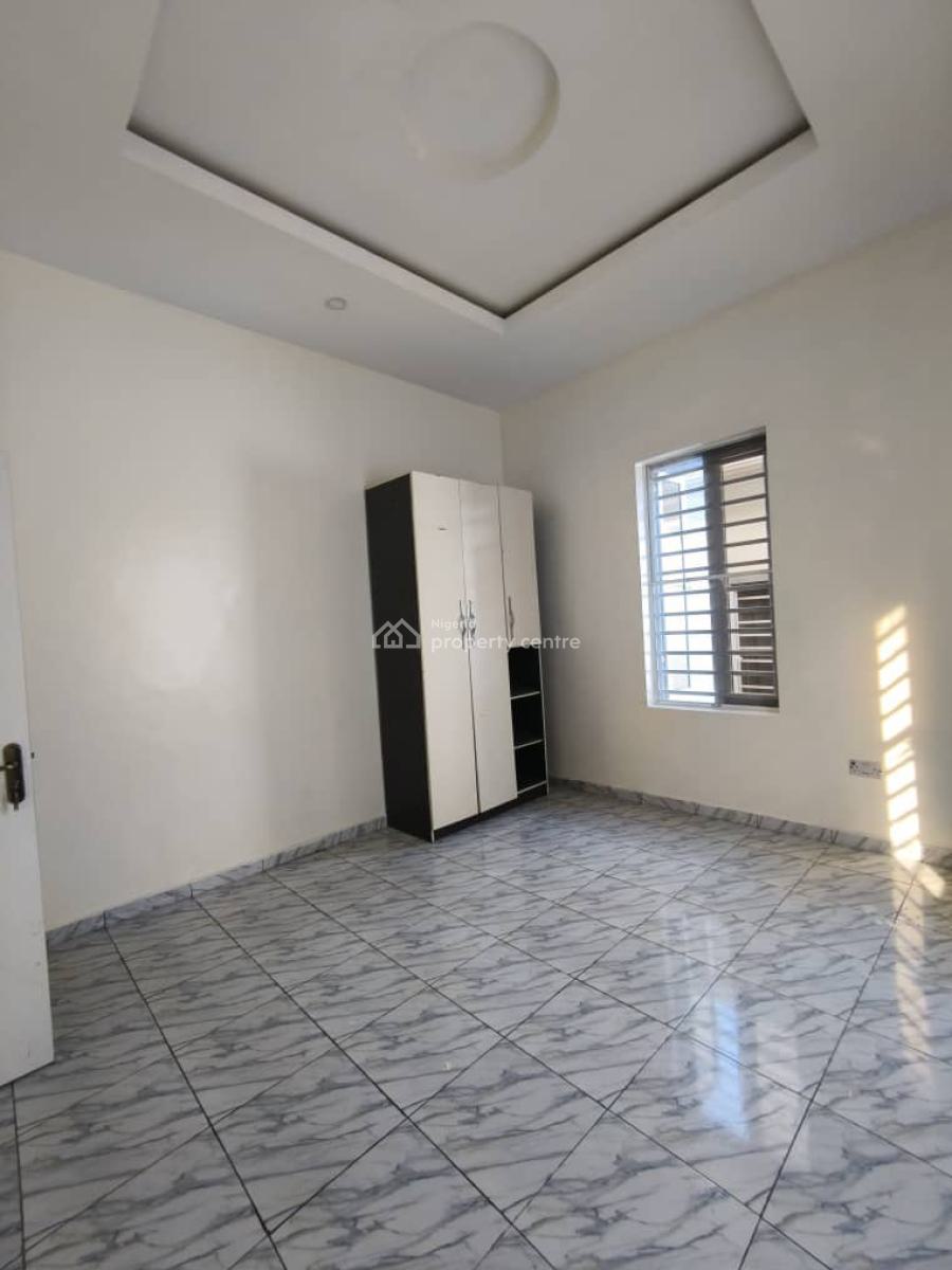 Well Renovated 4bedroom Semi Detached Duplex with Bq, Ologolo, Lekki, Lagos, Semi-detached Duplex for Rent