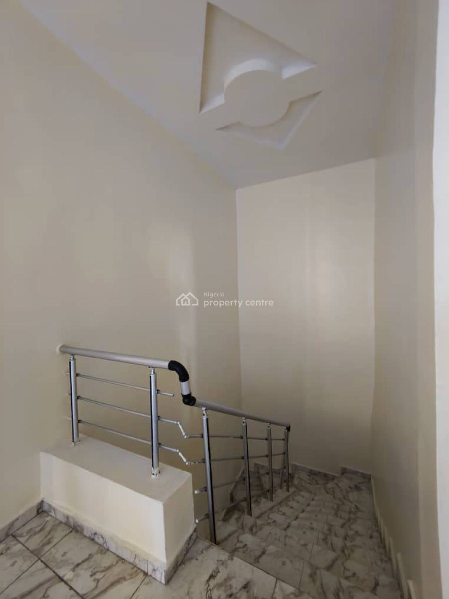 Well Renovated 4bedroom Semi Detached Duplex with Bq, Ologolo, Lekki, Lagos, Semi-detached Duplex for Rent