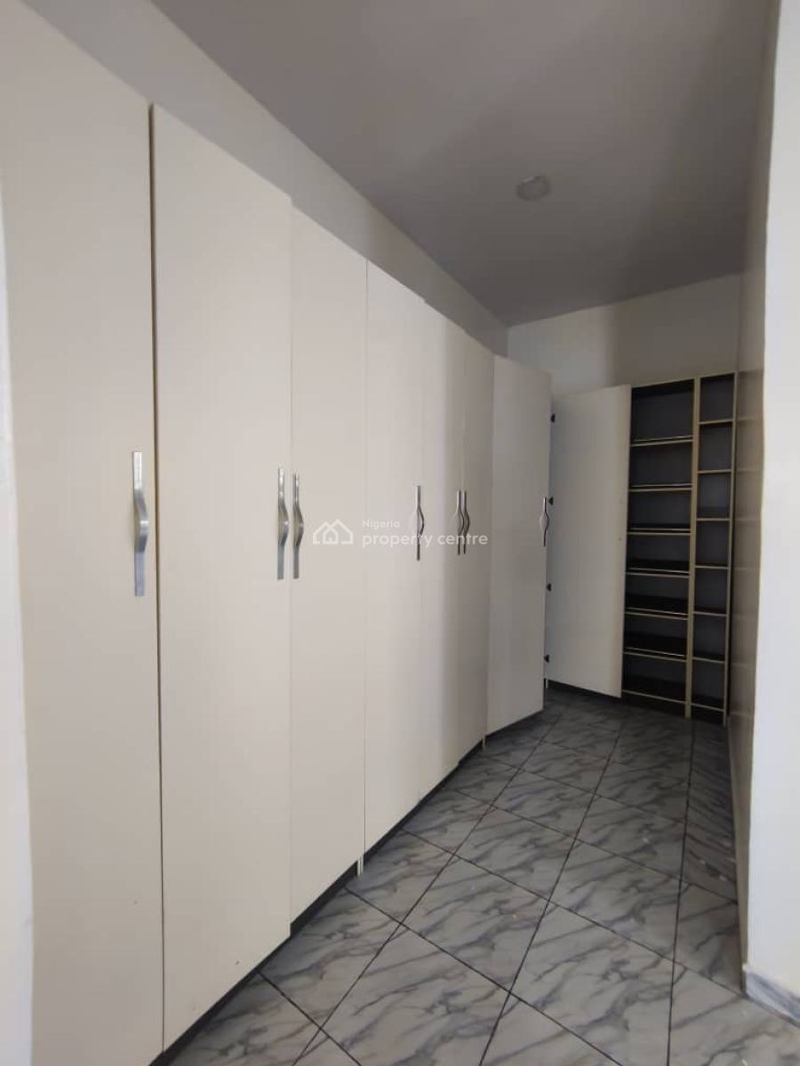 Well Renovated 4bedroom Semi Detached Duplex with Bq, Ologolo, Lekki, Lagos, Semi-detached Duplex for Rent