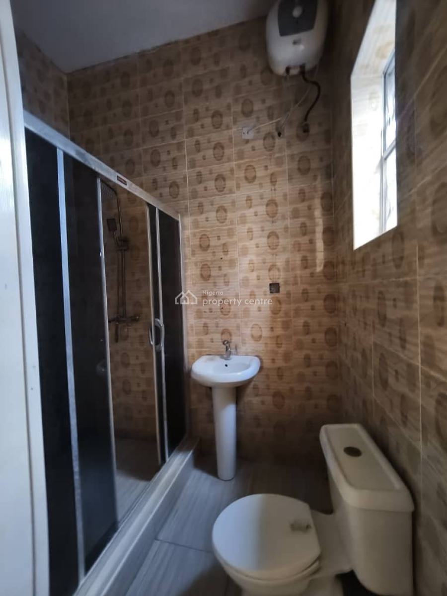 Well Renovated 4bedroom Semi Detached Duplex with Bq, Ologolo, Lekki, Lagos, Semi-detached Duplex for Rent