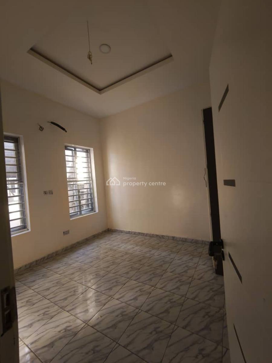 Well Renovated 4bedroom Semi Detached Duplex with Bq, Ologolo, Lekki, Lagos, Semi-detached Duplex for Rent