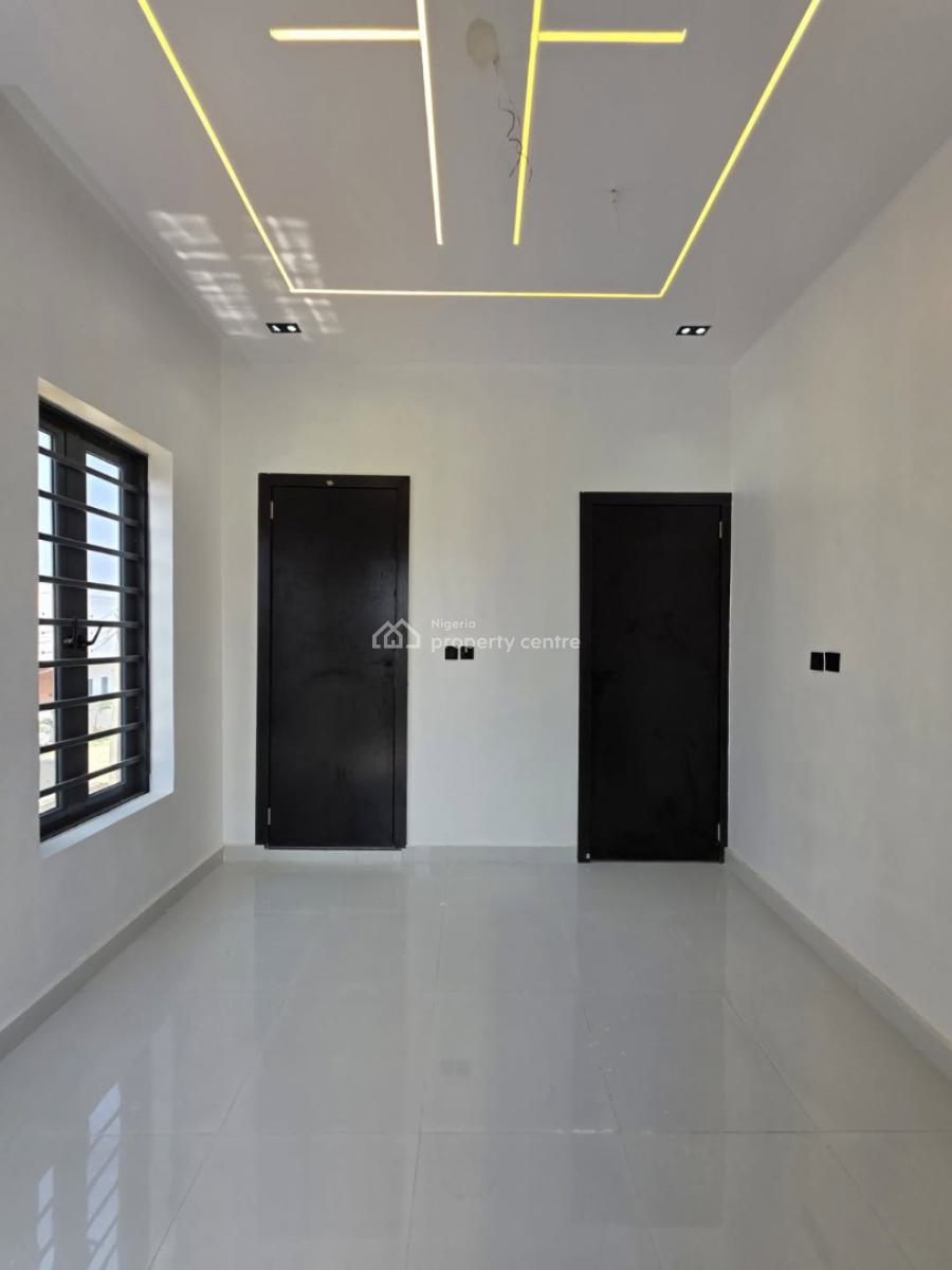 Executive Luxurious 5-bedrooms Deluxe Fully Detached Triplex with Bq, Ajah, Lekki, Lagos, Detached Duplex for Sale