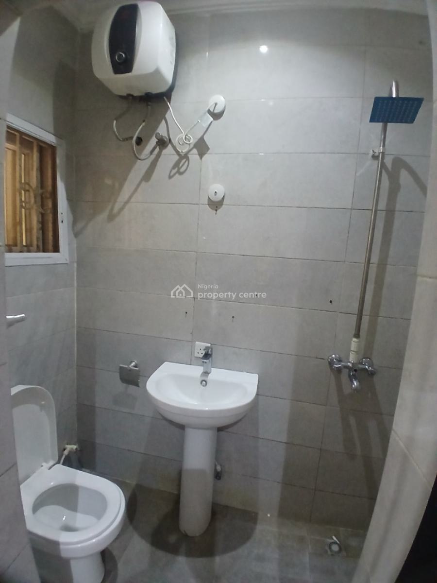 a Fantastic 2 Bedroom Apartment, Peninsula Garden Estate, Lekki Phase 2, Lekki, Lagos, Flat / Apartment for Rent