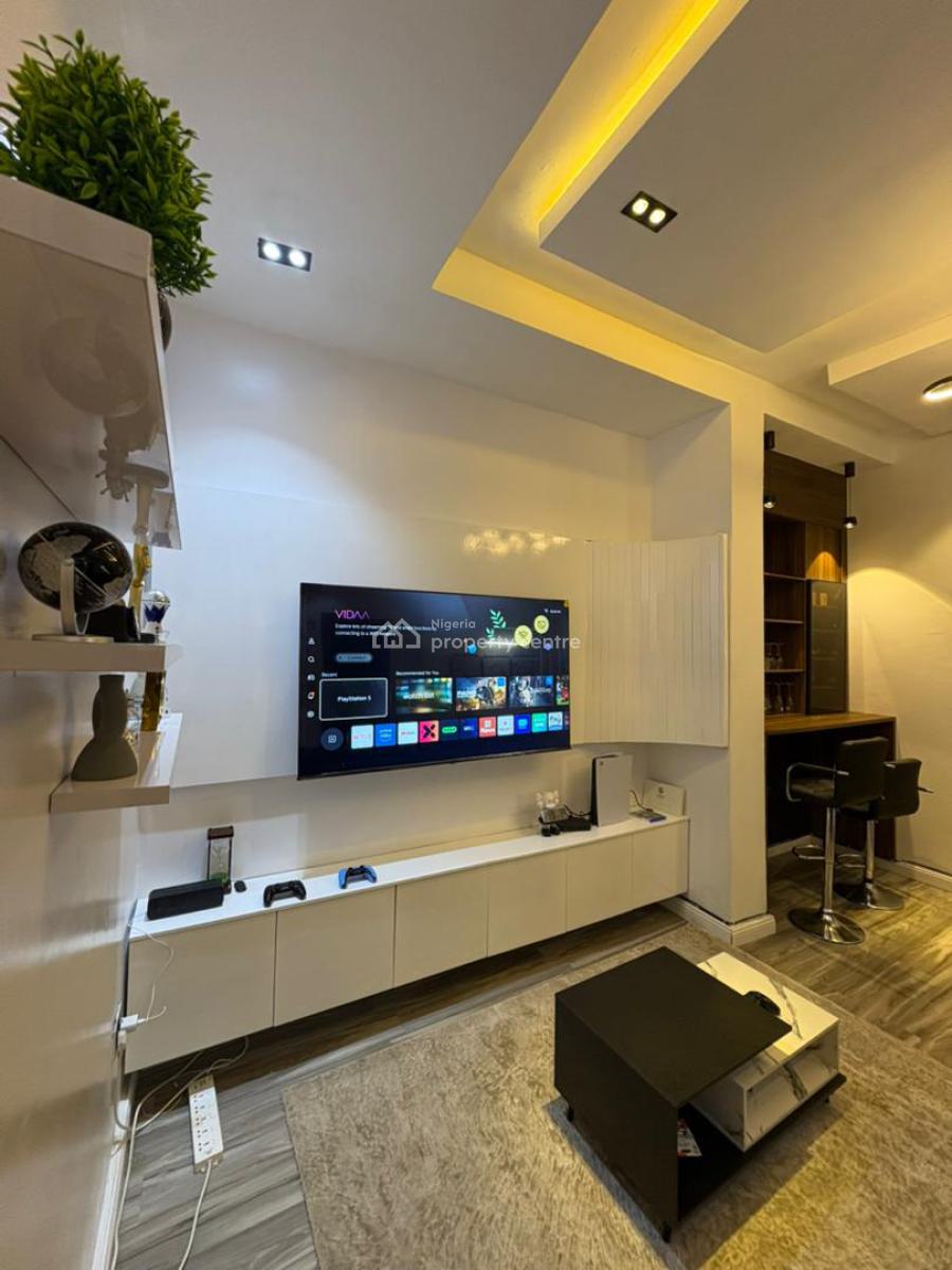 Luxury 2 Bedroom Apartment with Pool, Gym & Ps5, Ikate, Lekki, Lagos, Flat / Apartment Short Let