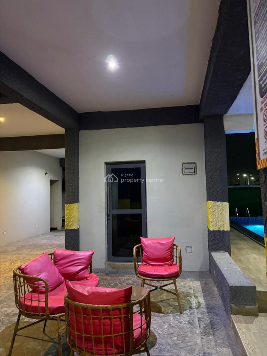 Luxury 2 Bedroom Apartment with Pool, Gym & Ps5, Ikate, Lekki, Lagos, Flat / Apartment Short Let